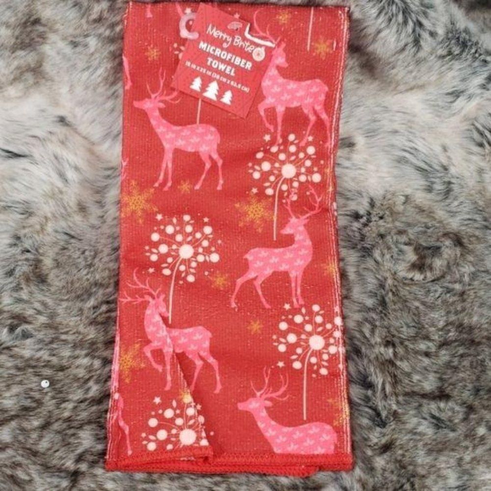 Merry Brite Red‎ Reindeer Microfiber Towels